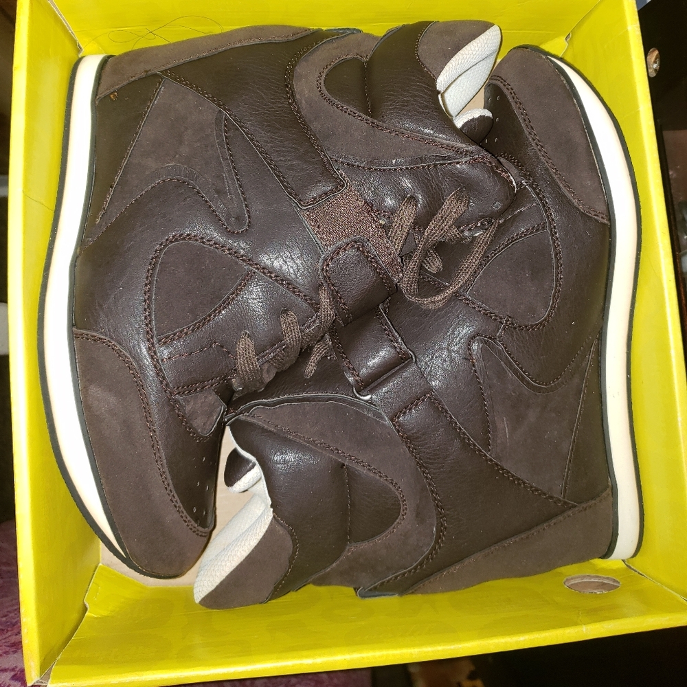 Sneaker wedge